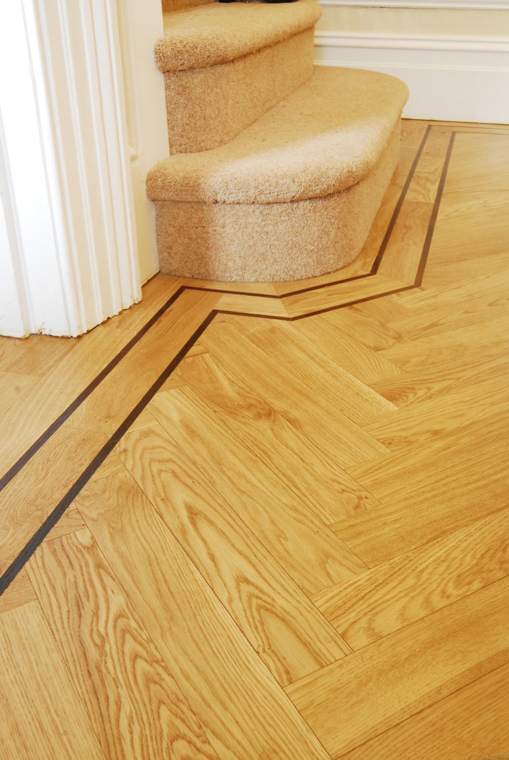 Parquet wood flooring with double strip black border
